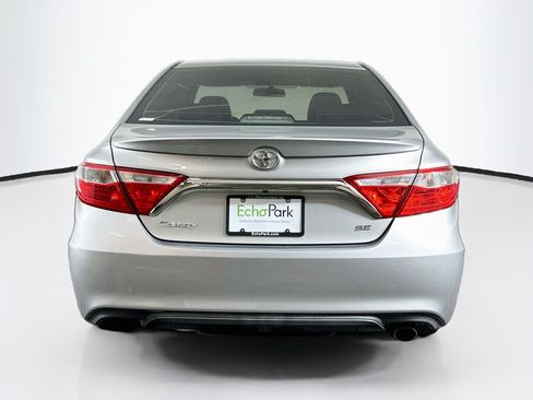 Used 2017 Toyota Camry SE FWD image 7