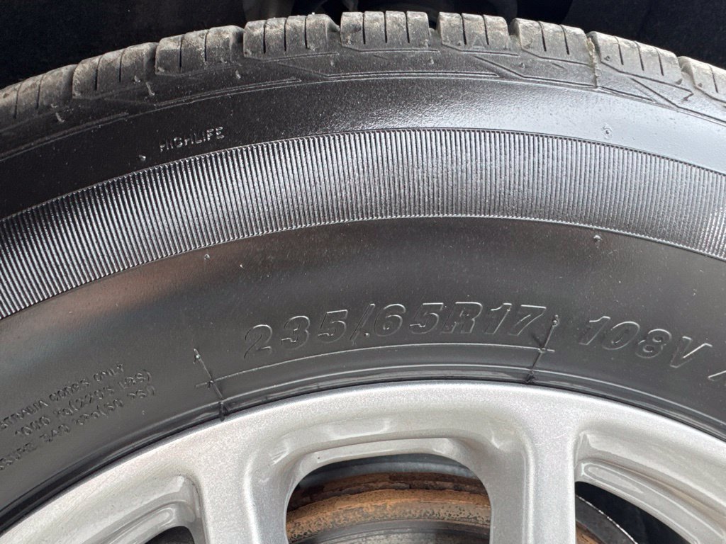 Used 2024 Chrysler Pacifica Touring-L FWD image 33