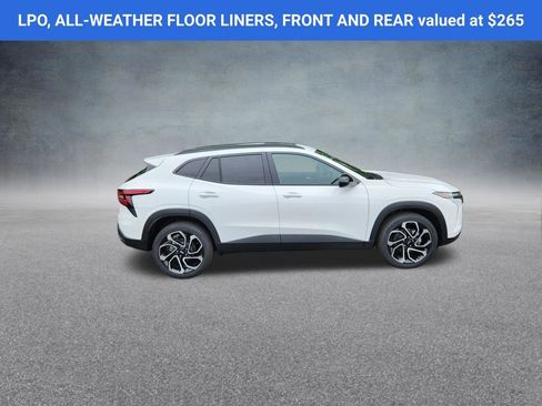New 2026 Chevrolet Trax RS w/ Sunroof Package FWD image 4