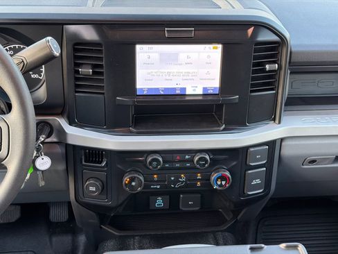 New 2025 Ford F450 XL w/ XL Chrome Package RWD image 17
