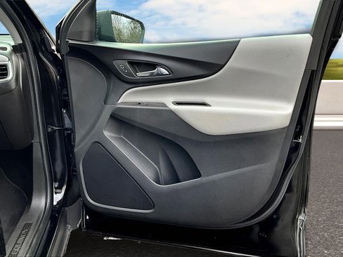 Used 2022 Chevrolet Equinox LS w/ LS Convenience Package image 20