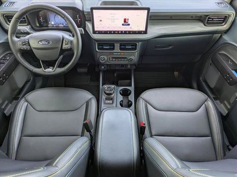 Used 2025 Ford Maverick Lobo AWD/4WD image 17