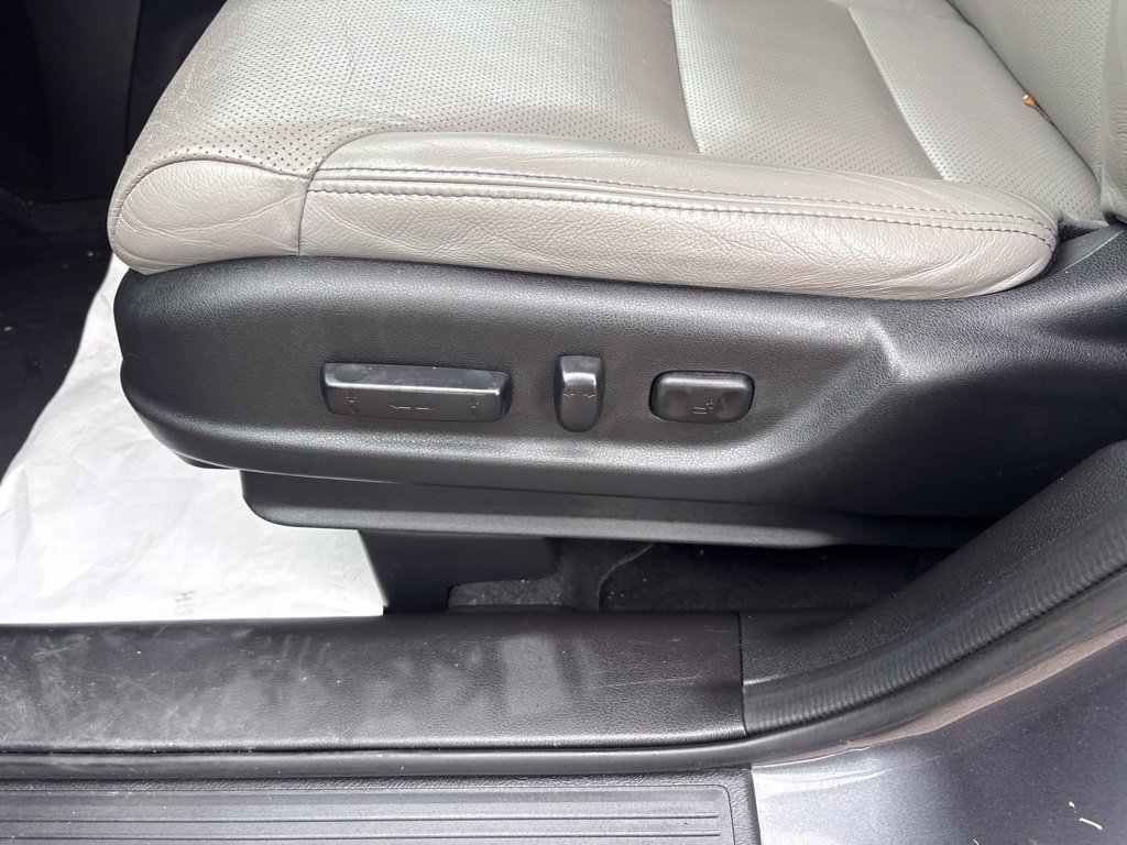 Used 2015 Honda CR-V Touring image 17
