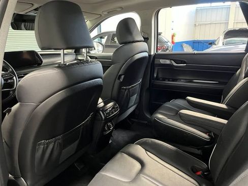 Used 2024 Hyundai Palisade Limited FWD image 18