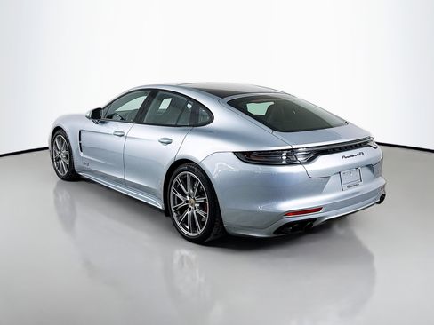 Certified 2023 Porsche Panamera GTS image 3