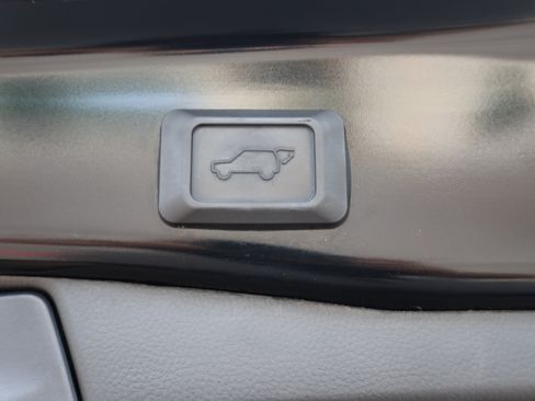 Certified 2024 Toyota RAV4 XLE Premium AWD/4WD image 6