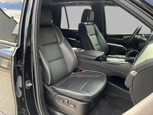 Used 2023 Cadillac Escalade Sport w/ LPO, ONYX Package AWD/4WD image 26