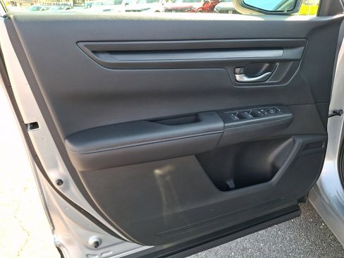 Used 2025 Honda CR-V EX image 12