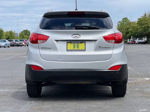 Used 2010 Hyundai Tucson GLS w/ Popular Equipment Pkg 2 FWD image 4