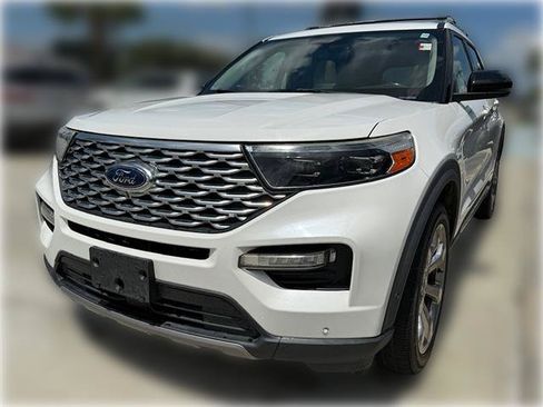 Used 2020 Ford Explorer Platinum w/ Premium Technology Package AWD/4WD image 3