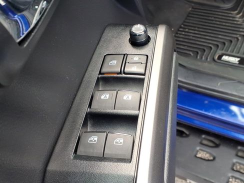 Used 2023 Toyota Tacoma TRD Off-Road image 12