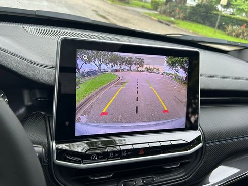 New 2025 Jeep Compass Latitude w/ Sun & Sound Group image 20