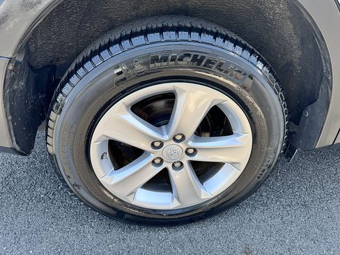 Used 2013 Toyota RAV4 XLE AWD/4WD image 22