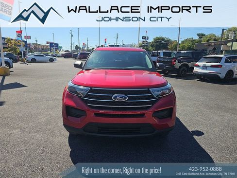Used 2023 Ford Explorer XLT image 2