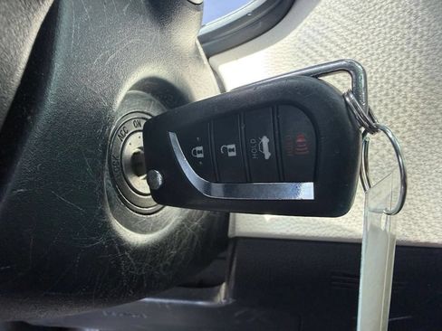 Used 2021 Toyota Corolla LE FWD image 26