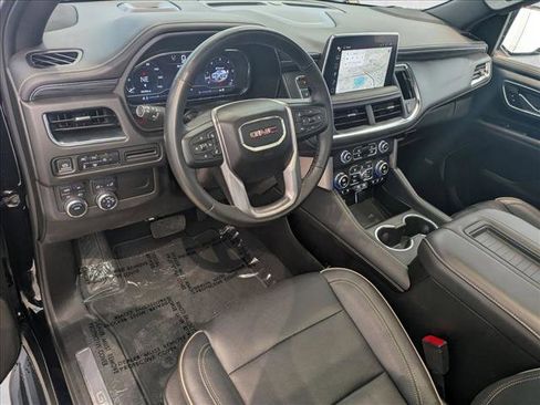 Used 2023 GMC Yukon XL SLT image 10