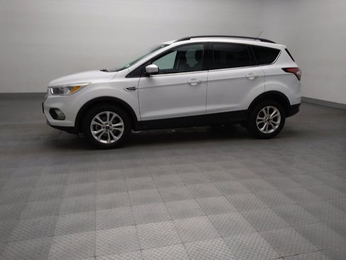 Used 2018 Ford Escape SE FWD image 2