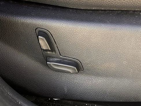 Used 2014 Mercedes-Benz GLK 350 2WD image 24