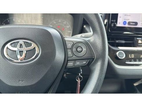 Used 2024 Toyota Corolla LE FWD image 27