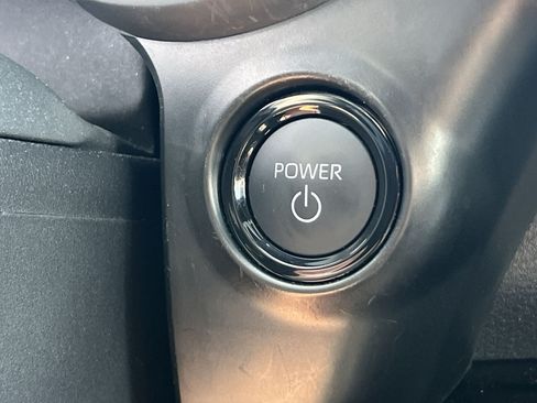 Used 2025 Toyota Sienna Platinum AWD/4WD image 31