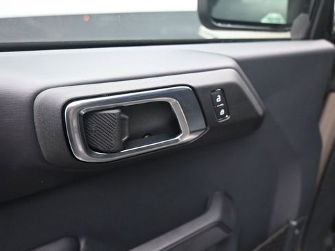 New 2025 Ford Bronco Outer Banks image 9