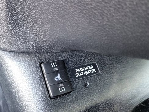 Used 2018 Toyota Prius Four Touring w/ Premium Convenience Package image 33