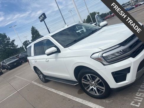 Used 2022 Ford Expedition XLT RWD image 1