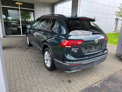 Used 2018 Volkswagen Tiguan SE AWD/4WD image 2