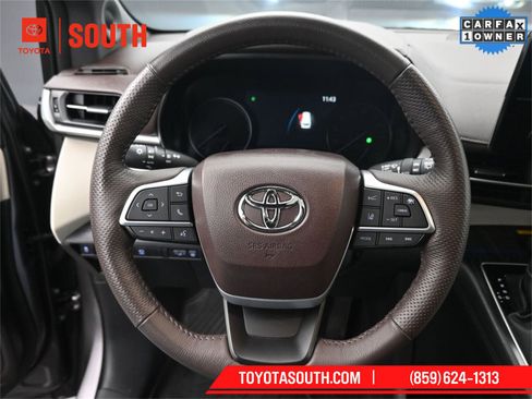 Used 2024 Toyota Sienna Platinum image 26