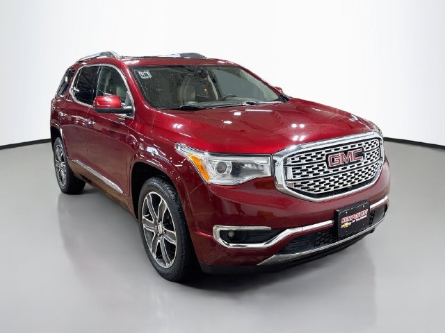 Used 2017 GMC Acadia Denali w/ Technology Package AWD/4WD image 5