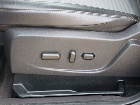 Used 2018 Ford Escape SE w/ SE Sport Appearance Package image 21