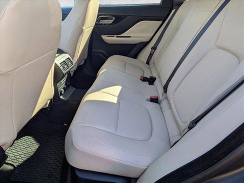 Used 2019 Jaguar F-PACE Premium image 18