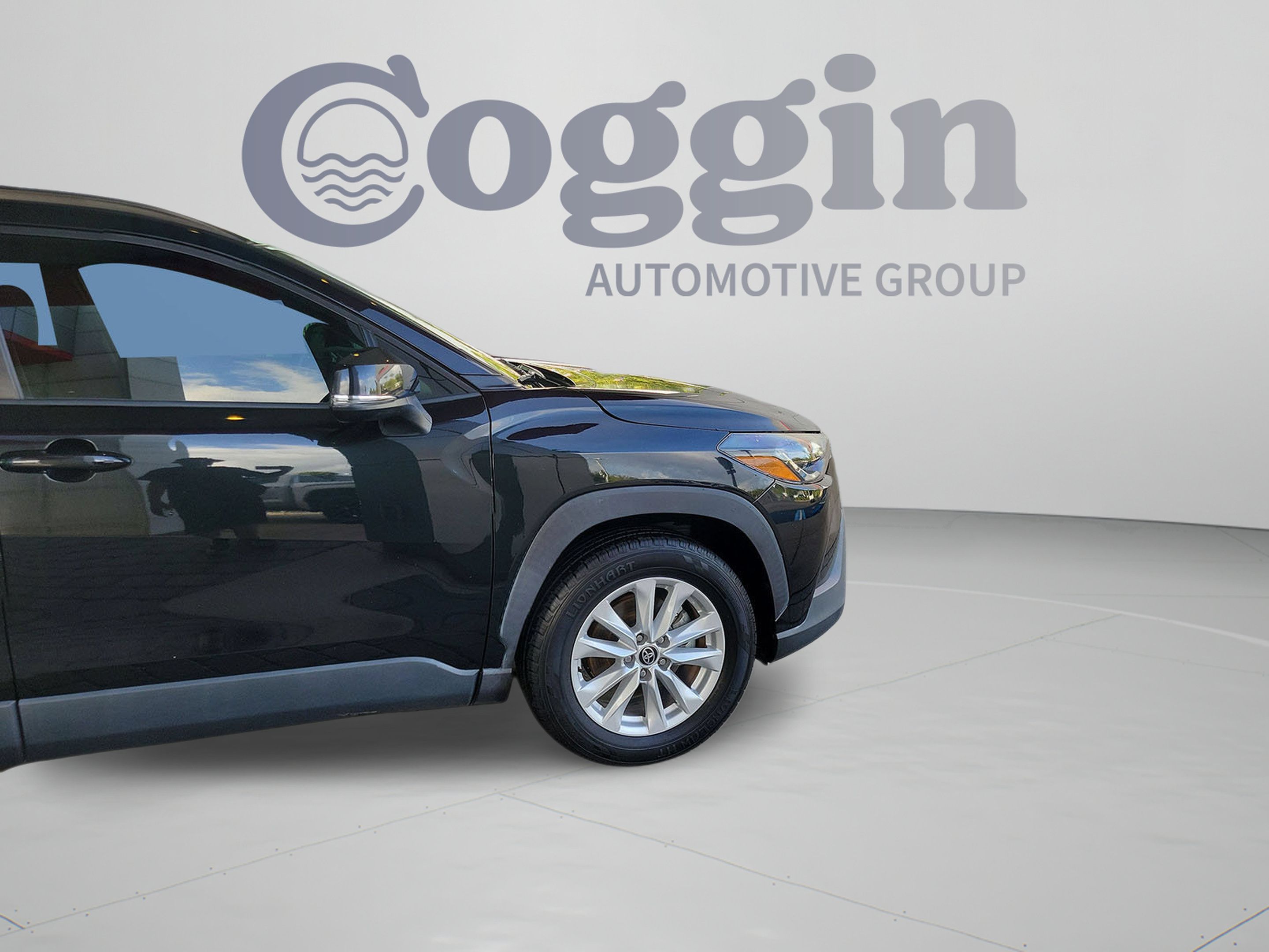 Used 2022 Toyota Corolla Cross LE FWD image 34