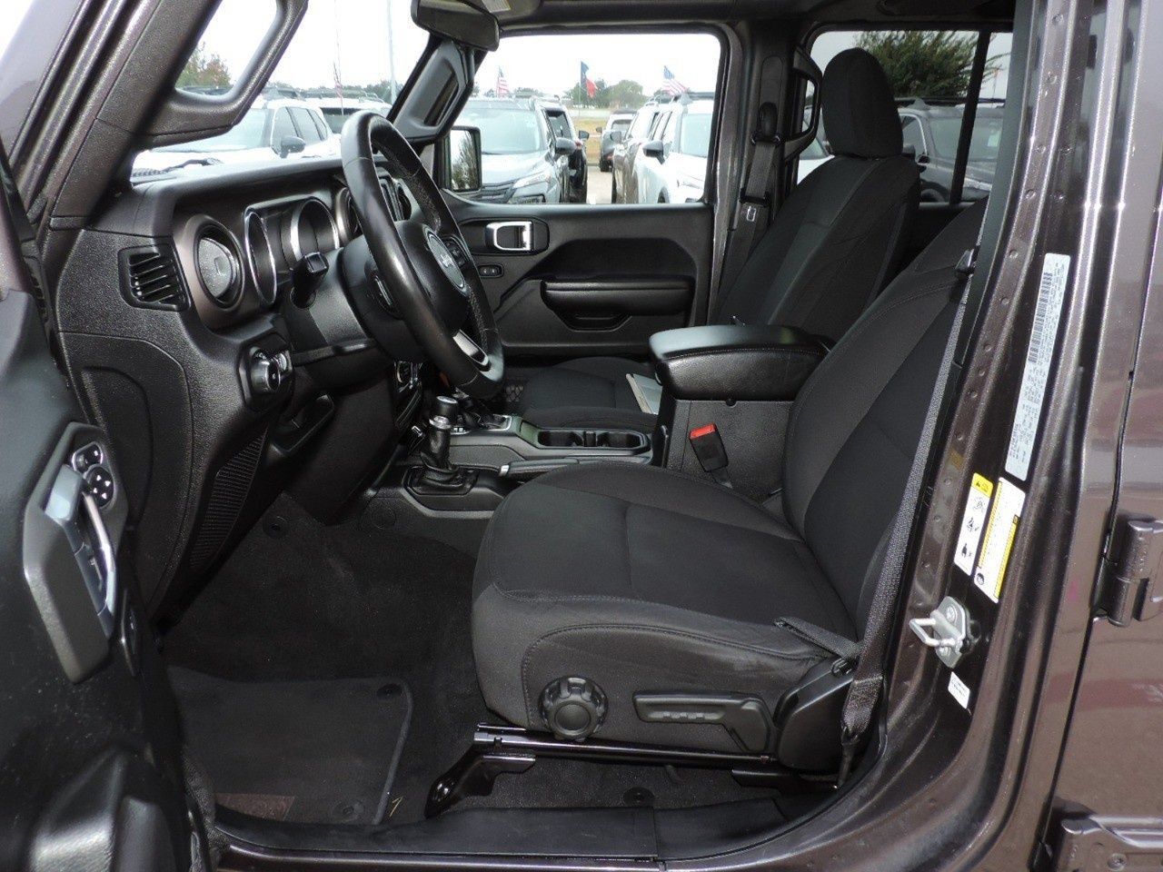 Used 2018 Jeep Wrangler Unlimited Sport S AWD/4WD image 16