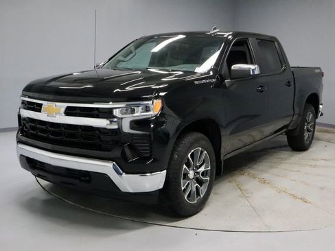 Used 2023 Chevrolet Silverado 1500 LT AWD/4WD image 7