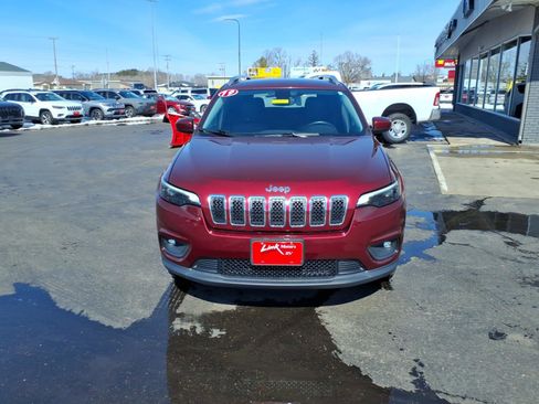 Used 2019 Jeep Cherokee Latitude Plus w/ Comfort/Convenience Group image 9