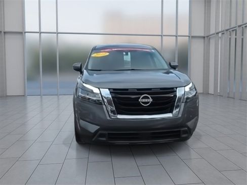 Certified 2022 Nissan Pathfinder S image 3