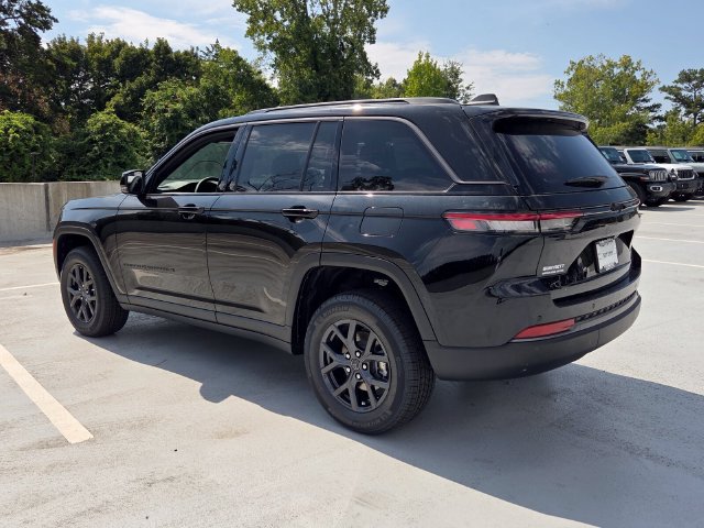 New 2027 Jeep Grand Cherokee Altitude RWD image 6