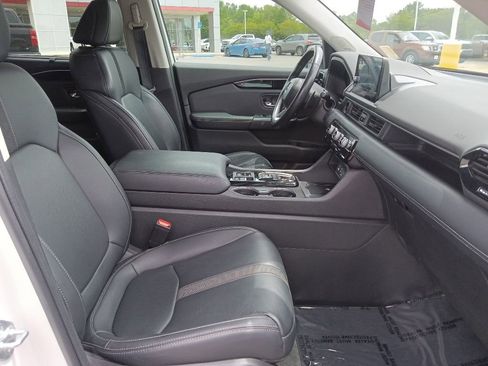 Used 2023 Honda Pilot Touring image 35