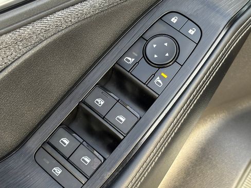 Certified 2023 Nissan Rogue SV image 32