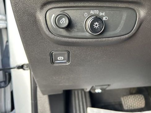 Used 2021 GMC Terrain SLE w/ Elevation Edition image 24