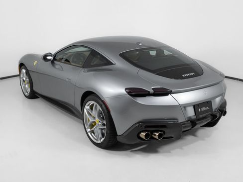 Used 2024 Ferrari Roma RWD image 16