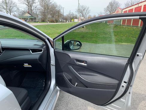 Used 2021 Toyota Corolla LE image 34
