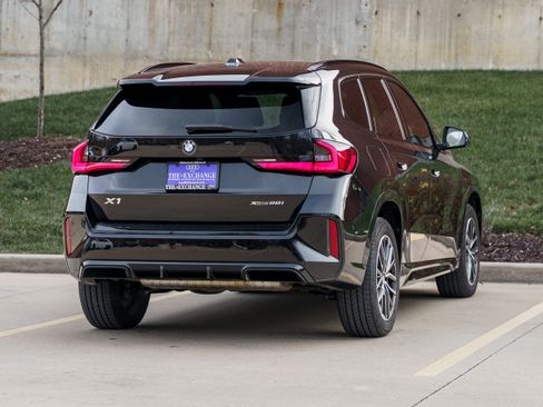 Used 2025 BMW X1 xDrive28i image 4