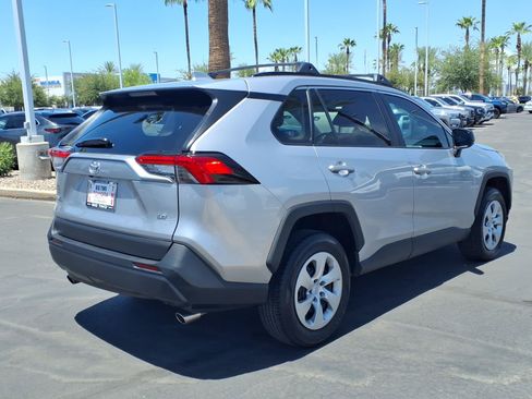 Used 2021 Toyota RAV4 LE w/ Carpet Mat Package (TMS) FWD image 4