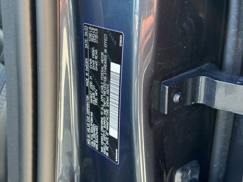 Certified 2023 Volvo XC60 B5 Ultimate w/ Protection Package Premier image 34