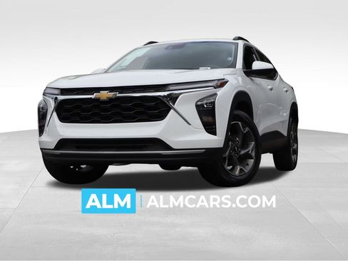 Used 2024 Chevrolet Trax LT image 1