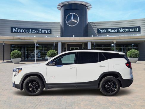 Used 2022 GMC Terrain AT4 w/ Infotainment Package II image 3