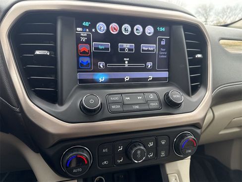 Used 2018 GMC Acadia Denali w/ Technology Package image 17