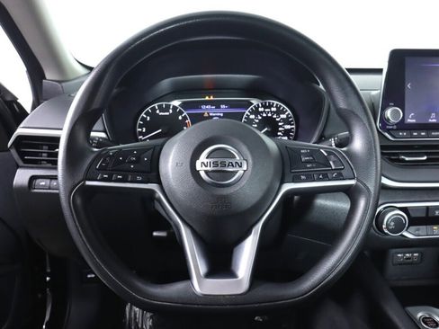 Used 2019 Nissan Altima 2.5 S FWD image 11